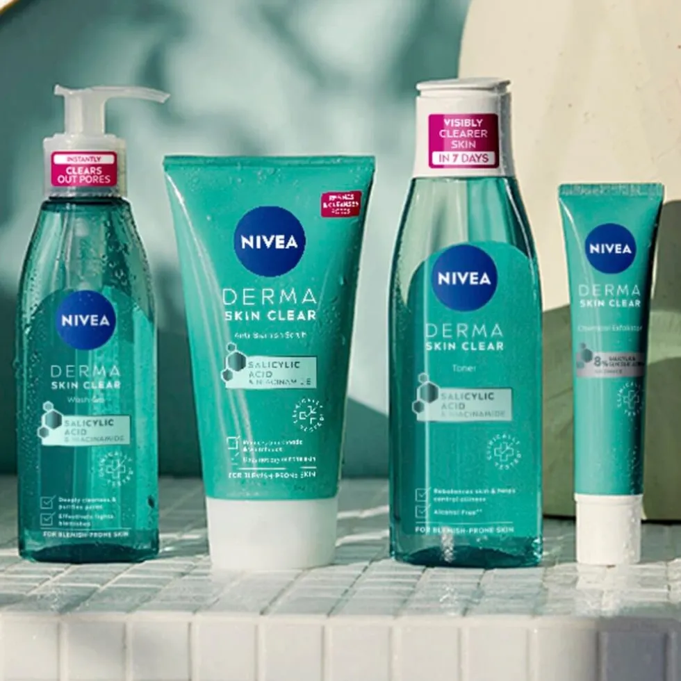NIVEA Derma Skin Clear Scrub